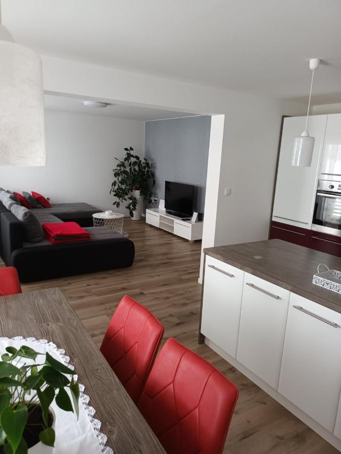 Apartma Tia 2 Zreče Buitenkant foto